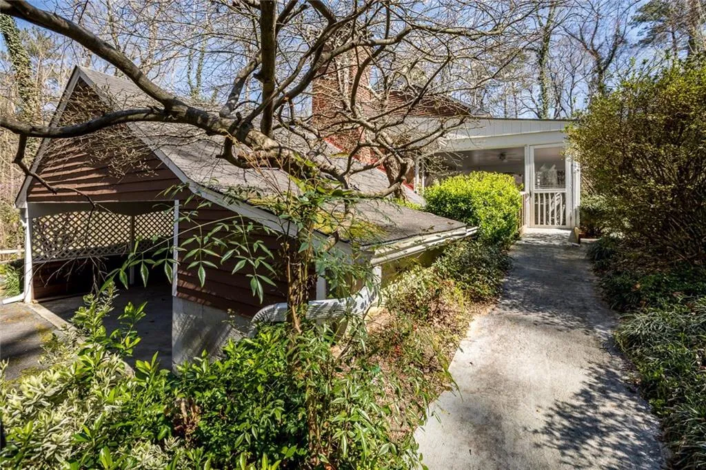 4825 Woodvale Drive Nw, Atlanta, Georgia 30327, 6 Bedrooms Bedrooms, ,6 BathroomsBathrooms,Residential,Sold,4825 Woodvale Drive Nw,5980428
