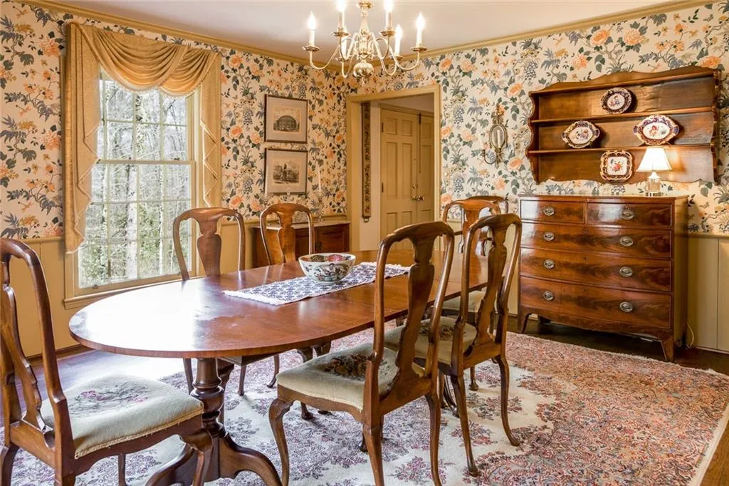 4825 Woodvale Drive Nw, Atlanta, Georgia 30327, 6 Bedrooms Bedrooms, ,6 BathroomsBathrooms,Residential,Sold,4825 Woodvale Drive Nw,5980428