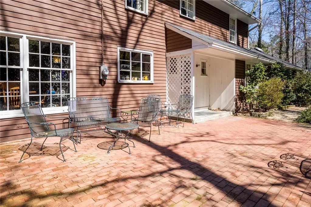 4825 Woodvale Drive Nw, Atlanta, Georgia 30327, 6 Bedrooms Bedrooms, ,6 BathroomsBathrooms,Residential,Sold,4825 Woodvale Drive Nw,5980428