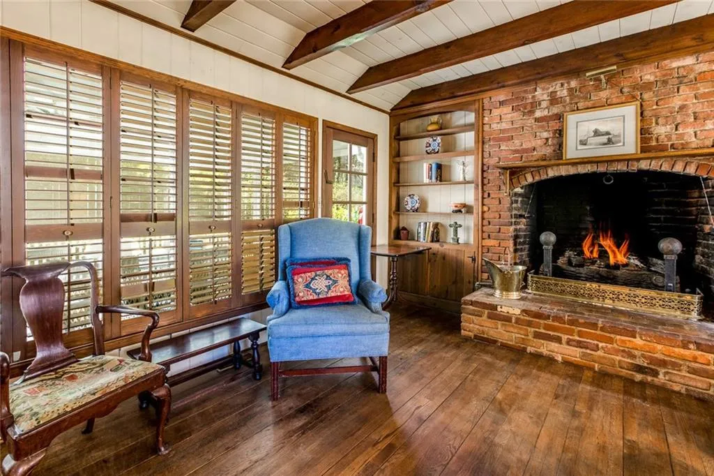 4825 Woodvale Drive Nw, Atlanta, Georgia 30327, 6 Bedrooms Bedrooms, ,6 BathroomsBathrooms,Residential,Sold,4825 Woodvale Drive Nw,5980428