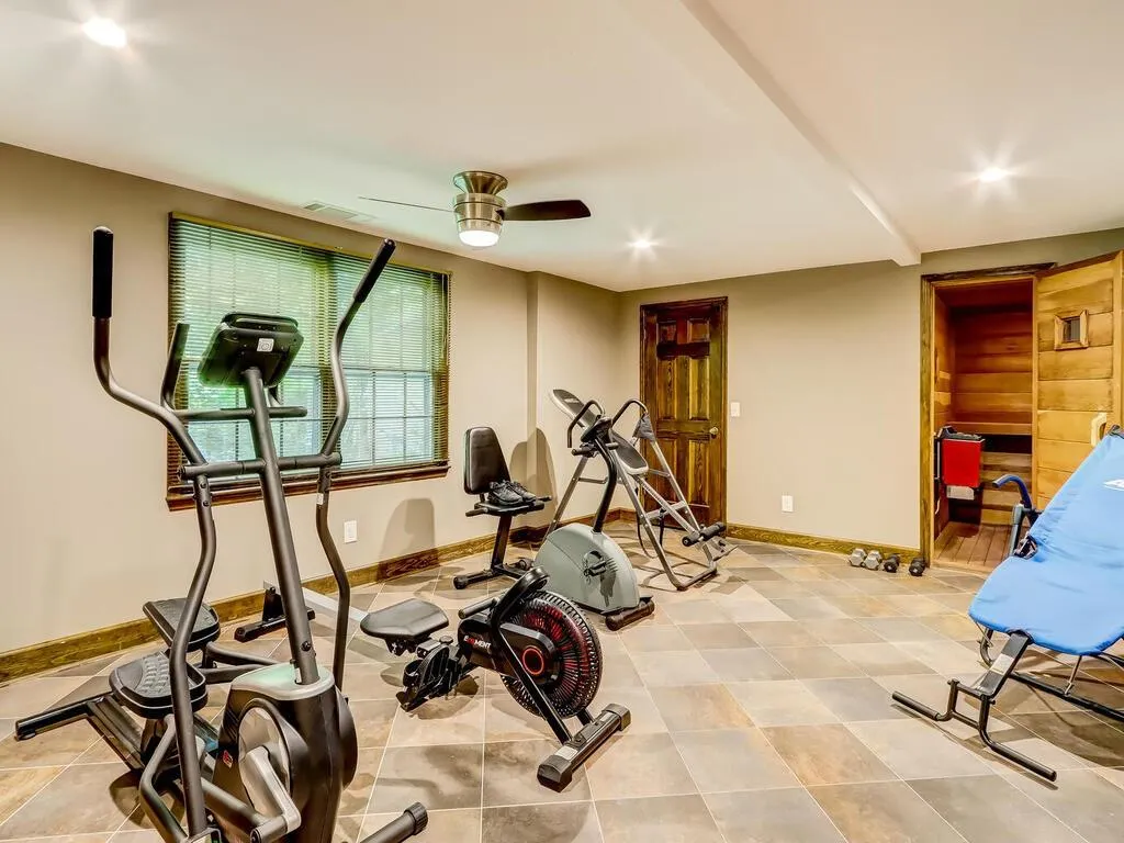 9460 Huntcliff Trce, Sandy Springs, Georgia 30350, 6 Bedrooms Bedrooms, ,4 BathroomsBathrooms,Residential,Sold,9460 Huntcliff Trce,6876731