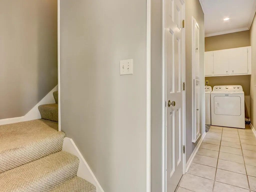 9460 Huntcliff Trce, Sandy Springs, Georgia 30350, 6 Bedrooms Bedrooms, ,4 BathroomsBathrooms,Residential,Sold,9460 Huntcliff Trce,6876731