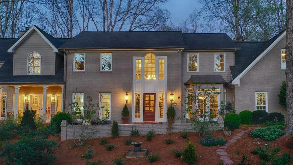 9460 Huntcliff Trce, Sandy Springs, Georgia 30350, 6 Bedrooms Bedrooms, ,4 BathroomsBathrooms,Residential,Sold,9460 Huntcliff Trce,6876731