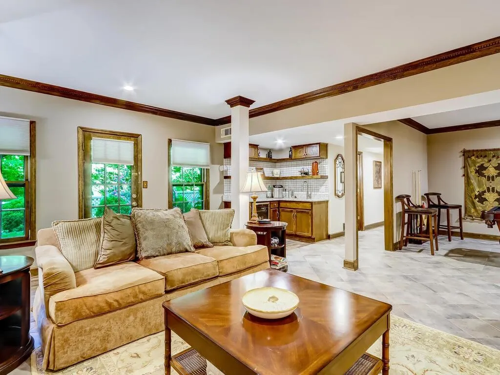 9460 Huntcliff Trce, Sandy Springs, Georgia 30350, 6 Bedrooms Bedrooms, ,4 BathroomsBathrooms,Residential,Sold,9460 Huntcliff Trce,6876731