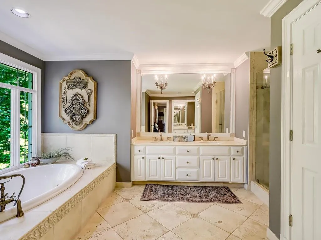 9460 Huntcliff Trce, Sandy Springs, Georgia 30350, 6 Bedrooms Bedrooms, ,4 BathroomsBathrooms,Residential,Sold,9460 Huntcliff Trce,6876731
