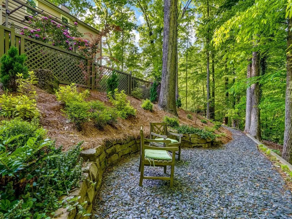 9460 Huntcliff Trce, Sandy Springs, Georgia 30350, 6 Bedrooms Bedrooms, ,4 BathroomsBathrooms,Residential,Sold,9460 Huntcliff Trce,6876731