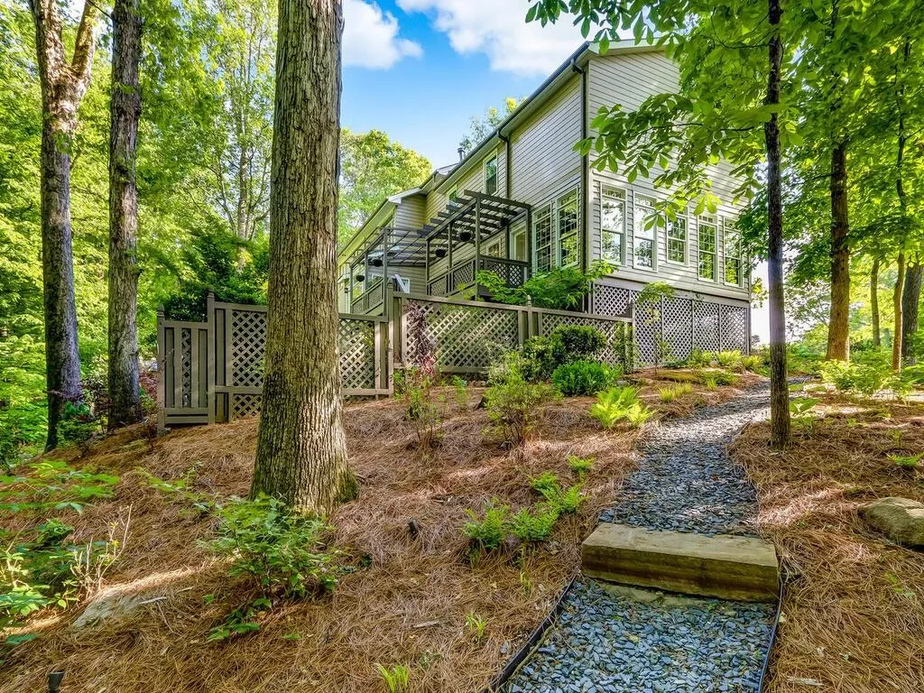 9460 Huntcliff Trce, Sandy Springs, Georgia 30350, 6 Bedrooms Bedrooms, ,4 BathroomsBathrooms,Residential,Sold,9460 Huntcliff Trce,6876731