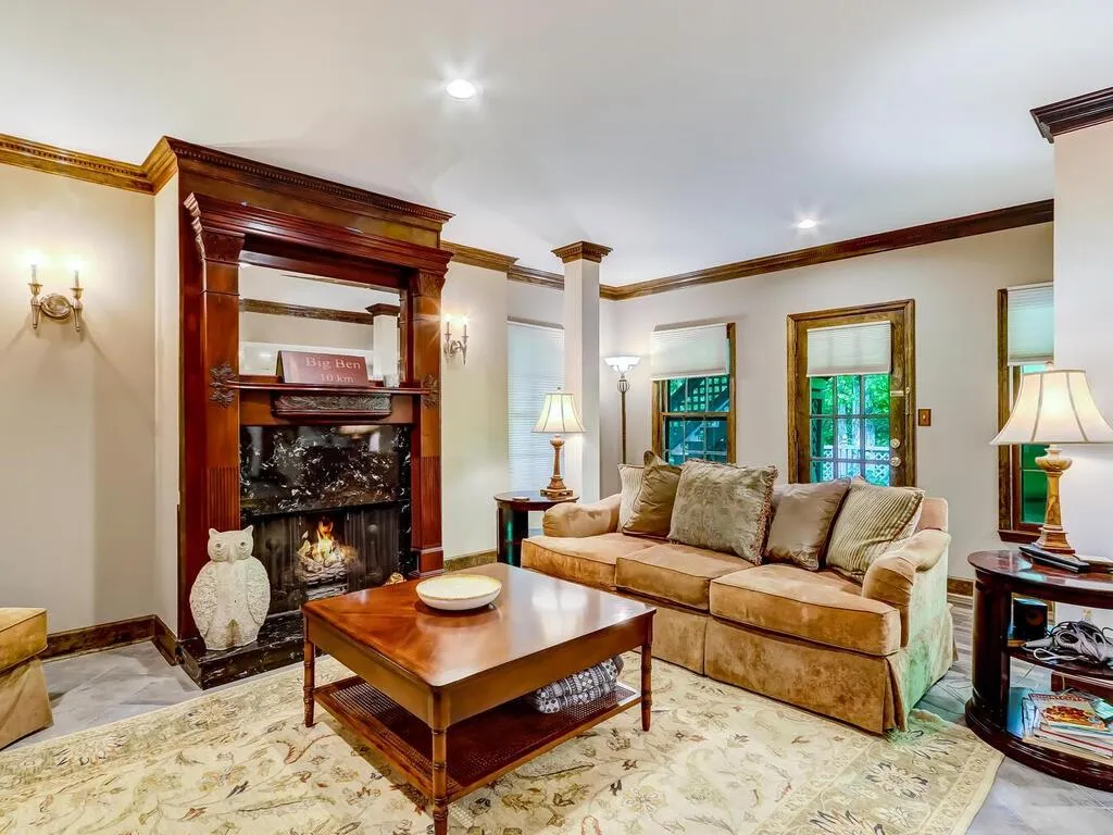 9460 Huntcliff Trce, Sandy Springs, Georgia 30350, 6 Bedrooms Bedrooms, ,4 BathroomsBathrooms,Residential,Sold,9460 Huntcliff Trce,6876731