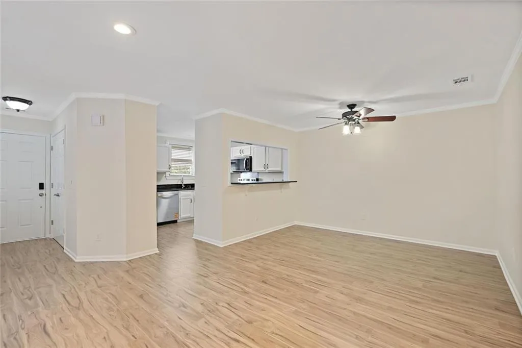 911 Hollyfax Circle Ne, Atlanta, Georgia 30328, 2 Bedrooms Bedrooms, ,2 BathroomsBathrooms,Residential,For Sale,911 Hollyfax Circle Ne,7726025