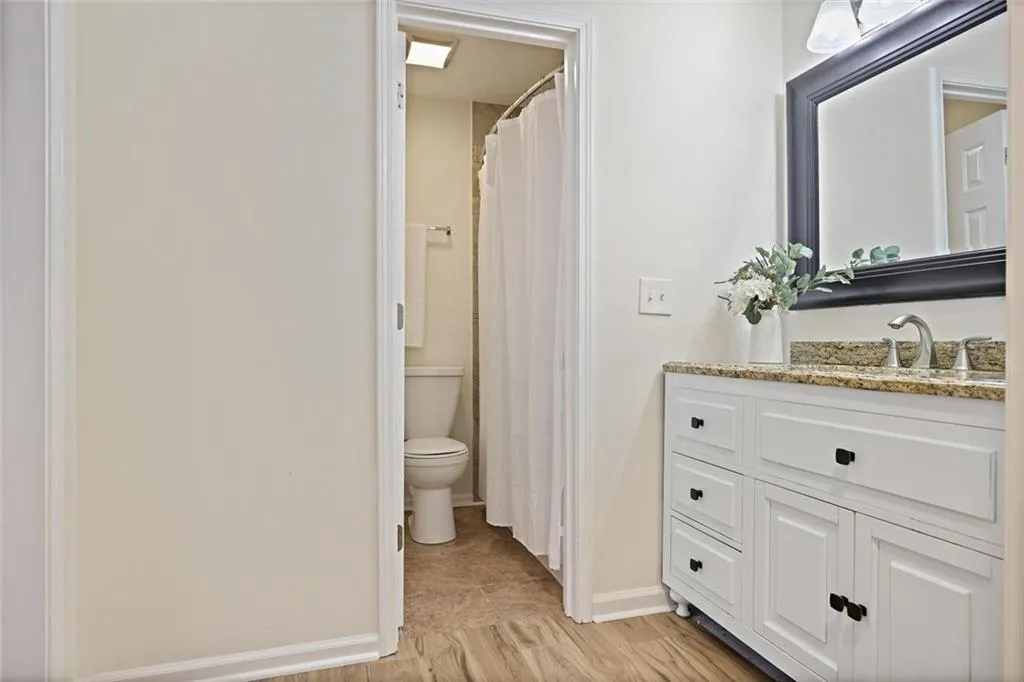 911 Hollyfax Circle Ne, Atlanta, Georgia 30328, 2 Bedrooms Bedrooms, ,2 BathroomsBathrooms,Residential,For Sale,911 Hollyfax Circle Ne,7726025