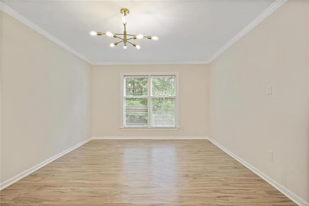 911 Hollyfax Circle Ne, Atlanta, Georgia 30328, 2 Bedrooms Bedrooms, ,2 BathroomsBathrooms,Residential,For Sale,911 Hollyfax Circle Ne,7726025