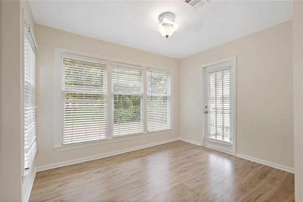 911 Hollyfax Circle Ne, Atlanta, Georgia 30328, 2 Bedrooms Bedrooms, ,2 BathroomsBathrooms,Residential,For Sale,911 Hollyfax Circle Ne,7726025