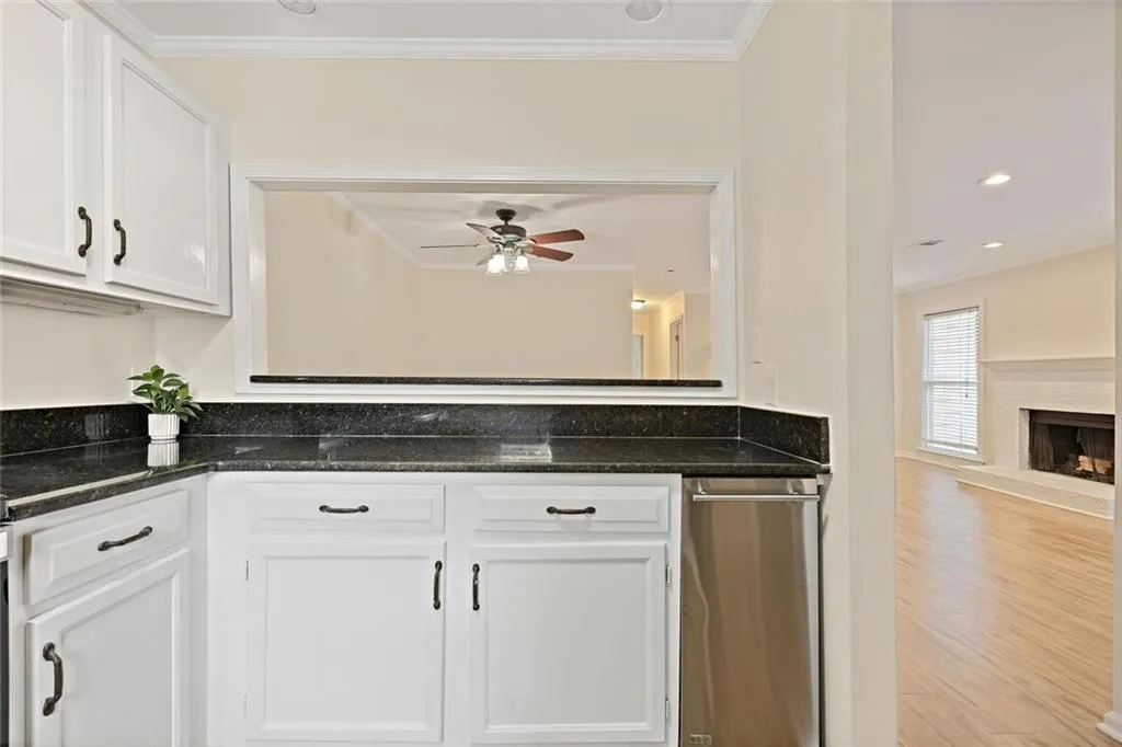 911 Hollyfax Circle Ne, Atlanta, Georgia 30328, 2 Bedrooms Bedrooms, ,2 BathroomsBathrooms,Residential,For Sale,911 Hollyfax Circle Ne,7726025
