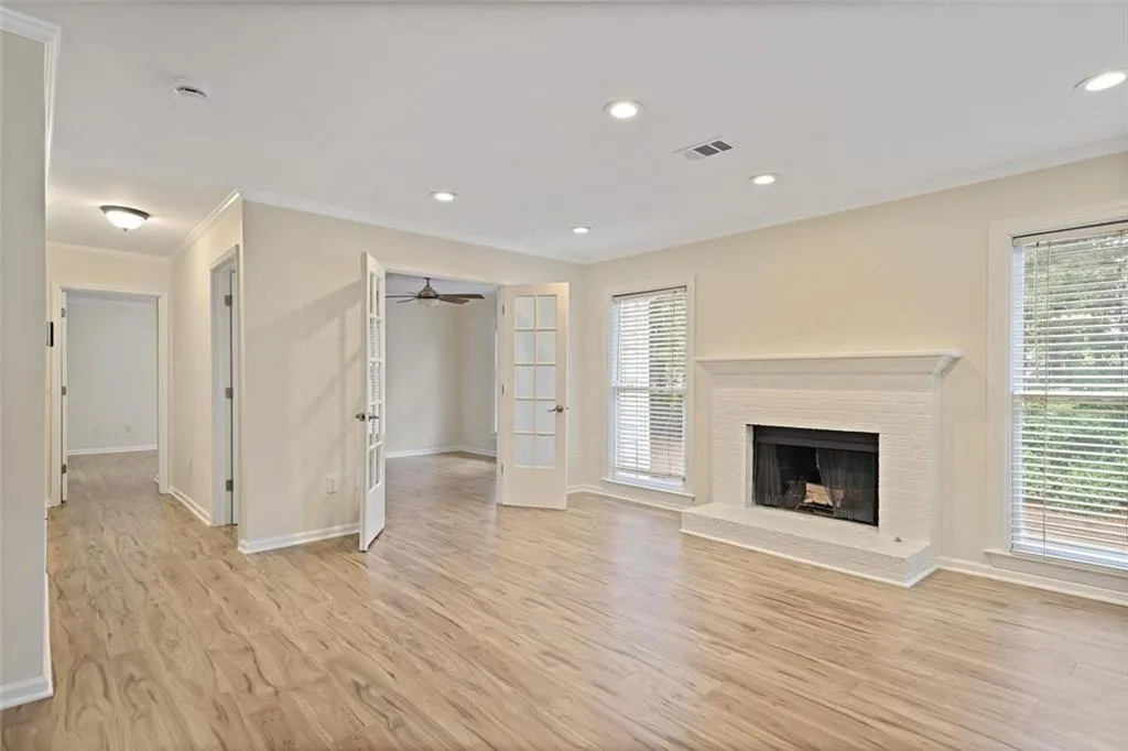 911 Hollyfax Circle Ne, Atlanta, Georgia 30328, 2 Bedrooms Bedrooms, ,2 BathroomsBathrooms,Residential,For Sale,911 Hollyfax Circle Ne,7726025