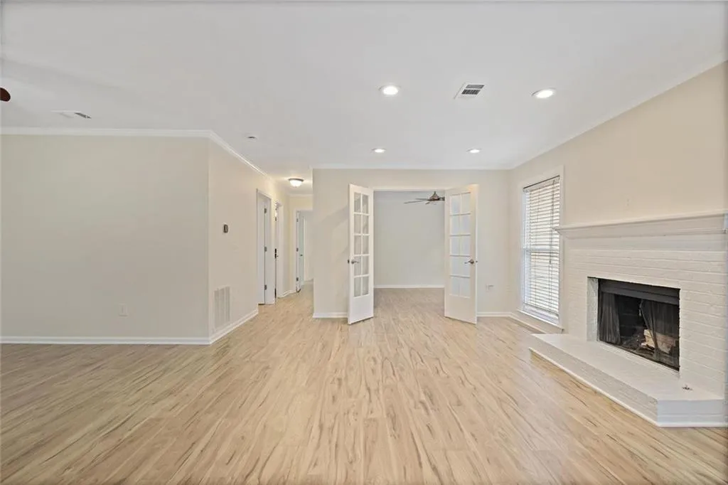 911 Hollyfax Circle Ne, Atlanta, Georgia 30328, 2 Bedrooms Bedrooms, ,2 BathroomsBathrooms,Residential,For Sale,911 Hollyfax Circle Ne,7726025