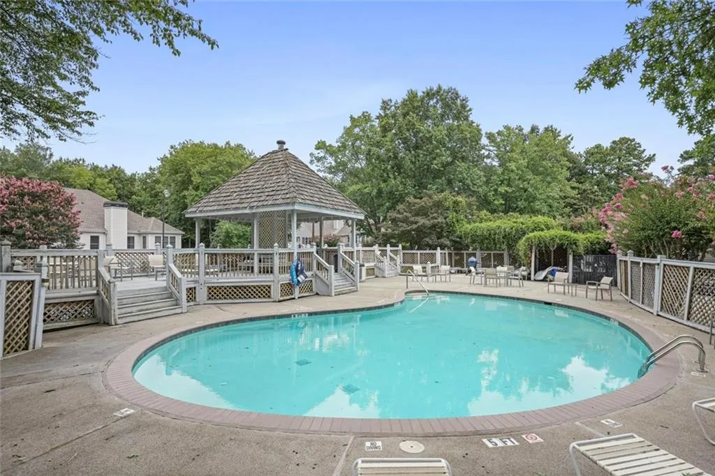911 Hollyfax Circle Ne, Atlanta, Georgia 30328, 2 Bedrooms Bedrooms, ,2 BathroomsBathrooms,Residential,For Sale,911 Hollyfax Circle Ne,7726025