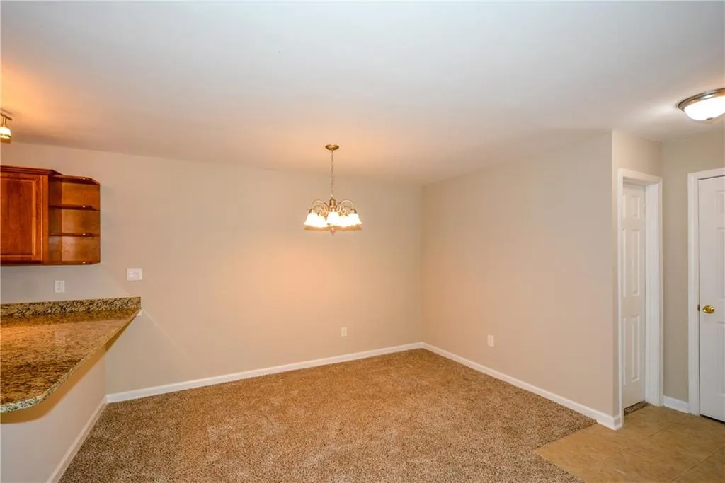 403 Brighton Point, Sandy Springs, Georgia 30328, 2 Bedrooms Bedrooms, ,2 BathroomsBathrooms,Residential,Sold,403 Brighton Point,5923889