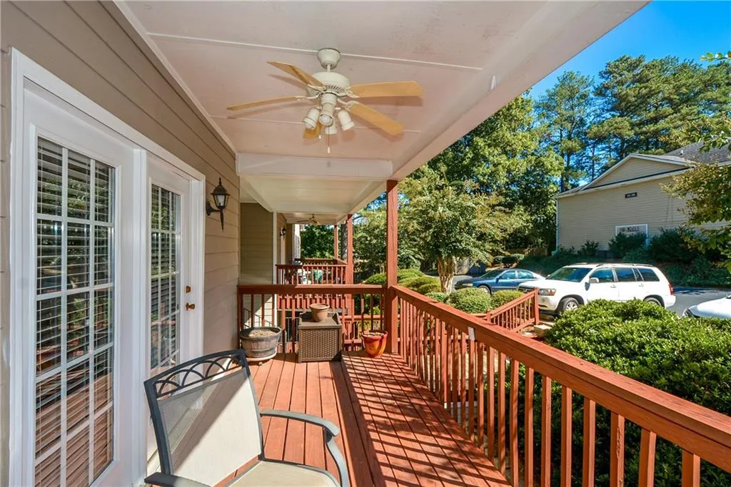 403 Brighton Point, Sandy Springs, Georgia 30328, 2 Bedrooms Bedrooms, ,2 BathroomsBathrooms,Residential,Sold,403 Brighton Point,5923889