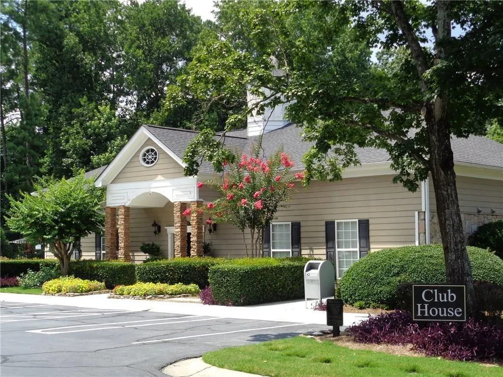 403 Brighton Point, Sandy Springs, Georgia 30328, 2 Bedrooms Bedrooms, ,2 BathroomsBathrooms,Residential,Sold,403 Brighton Point,5923889