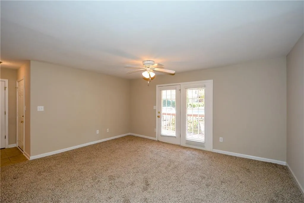 403 Brighton Point, Sandy Springs, Georgia 30328, 2 Bedrooms Bedrooms, ,2 BathroomsBathrooms,Residential,Sold,403 Brighton Point,5923889