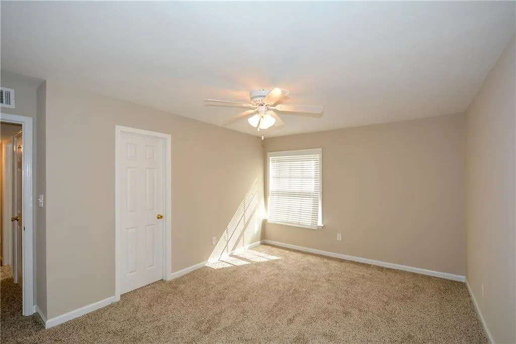 403 Brighton Point, Sandy Springs, Georgia 30328, 2 Bedrooms Bedrooms, ,2 BathroomsBathrooms,Residential,Sold,403 Brighton Point,5923889