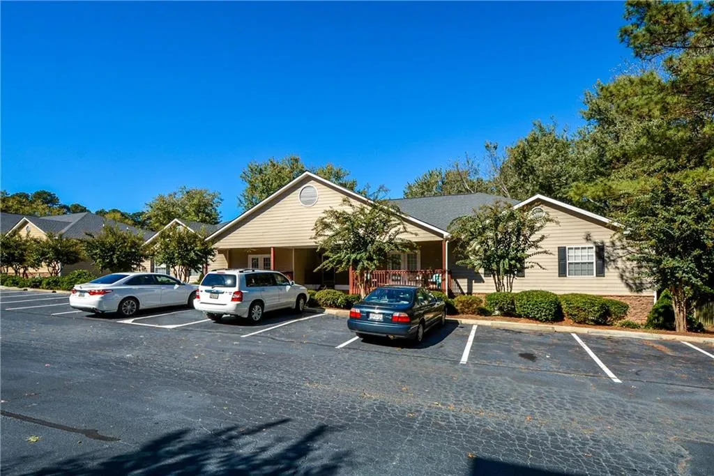 403 Brighton Point, Sandy Springs, Georgia 30328, 2 Bedrooms Bedrooms, ,2 BathroomsBathrooms,Residential,Sold,403 Brighton Point,5923889