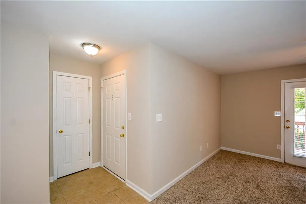 403 Brighton Point, Sandy Springs, Georgia 30328, 2 Bedrooms Bedrooms, ,2 BathroomsBathrooms,Residential,Sold,403 Brighton Point,5923889