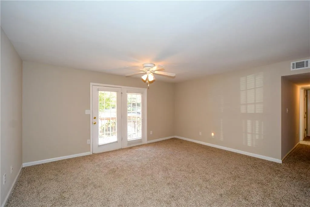 403 Brighton Point, Sandy Springs, Georgia 30328, 2 Bedrooms Bedrooms, ,2 BathroomsBathrooms,Residential,Sold,403 Brighton Point,5923889