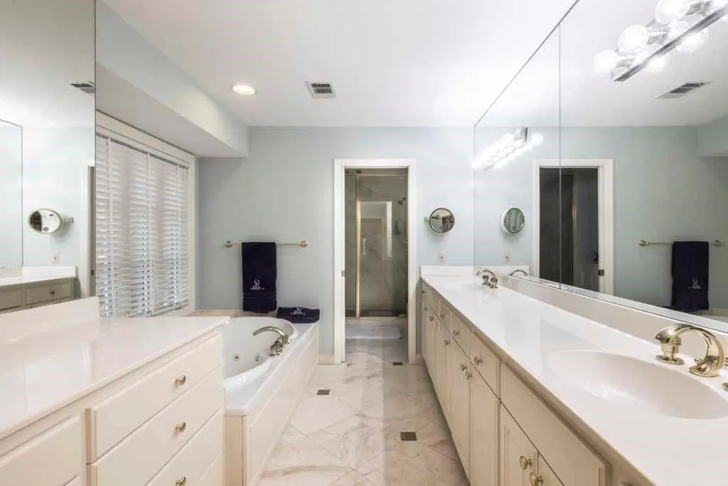 1060 Mountain Creek Trail, Sandy Springs, Georgia 30328, 4 Bedrooms Bedrooms, ,3 BathroomsBathrooms,Residential,Sold,1060 Mountain Creek Trail,7200622