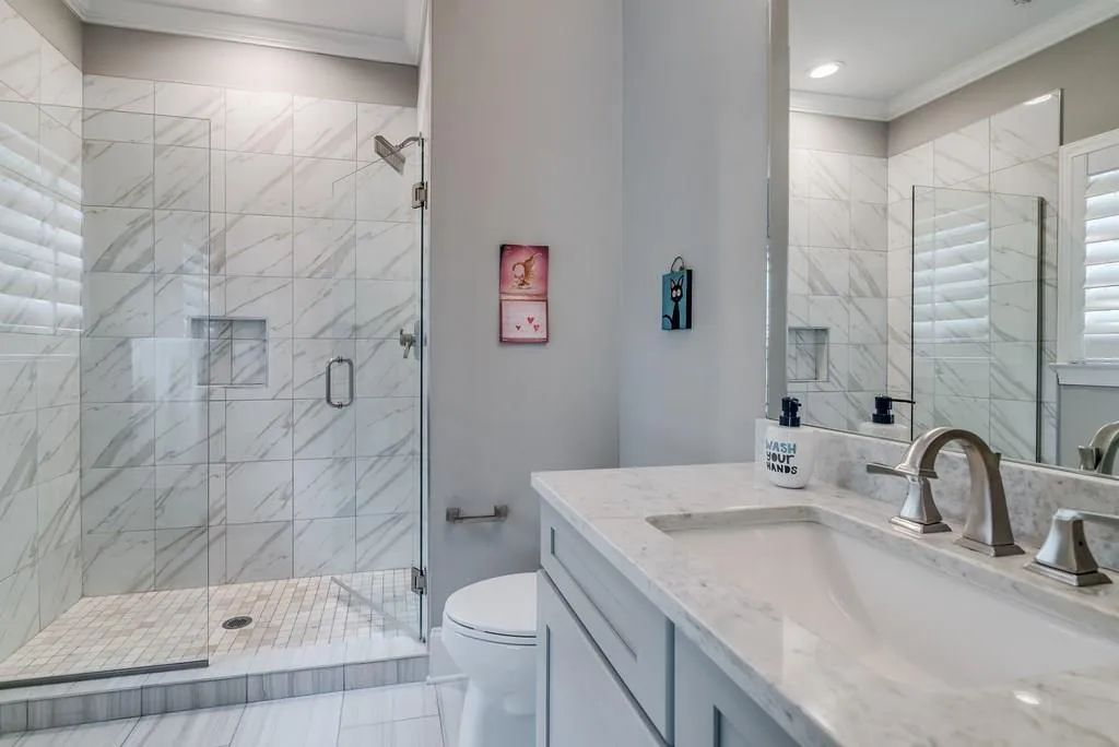 20 W Belle Isle Road, Sandy Springs, Georgia 30342, 5 Bedrooms Bedrooms, ,4 BathroomsBathrooms,Residential,Sold,20 W Belle Isle Road,6096099