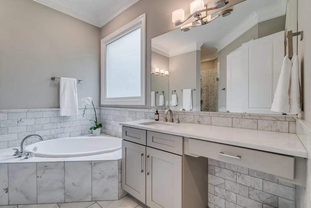 20 W Belle Isle Road, Sandy Springs, Georgia 30342, 5 Bedrooms Bedrooms, ,4 BathroomsBathrooms,Residential,Sold,20 W Belle Isle Road,6096099
