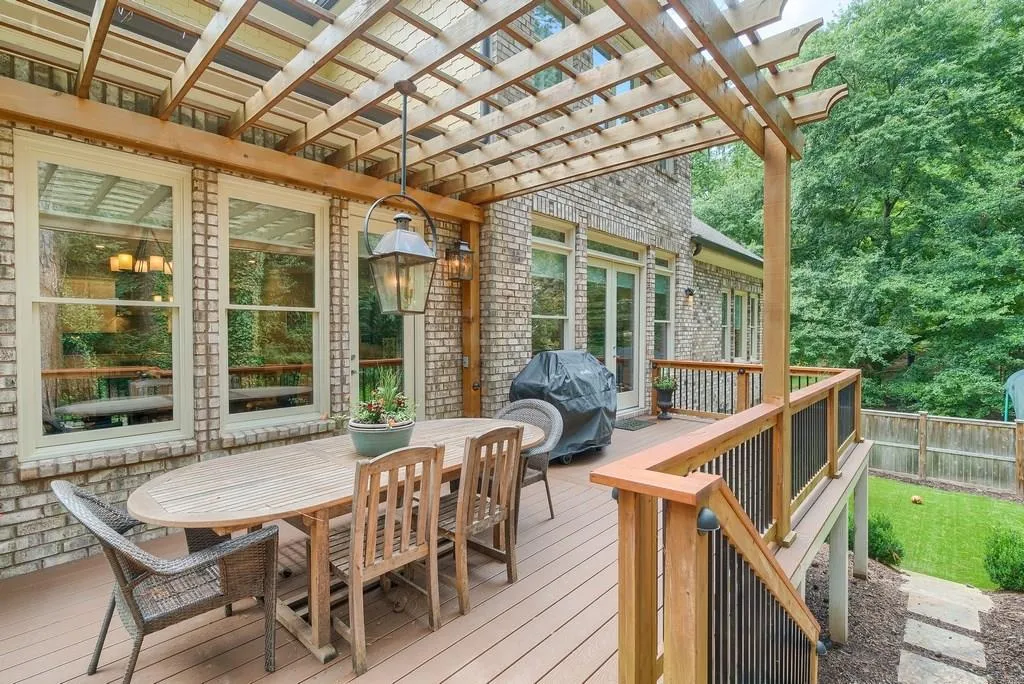 20 W Belle Isle Road, Sandy Springs, Georgia 30342, 5 Bedrooms Bedrooms, ,4 BathroomsBathrooms,Residential,Sold,20 W Belle Isle Road,6096099