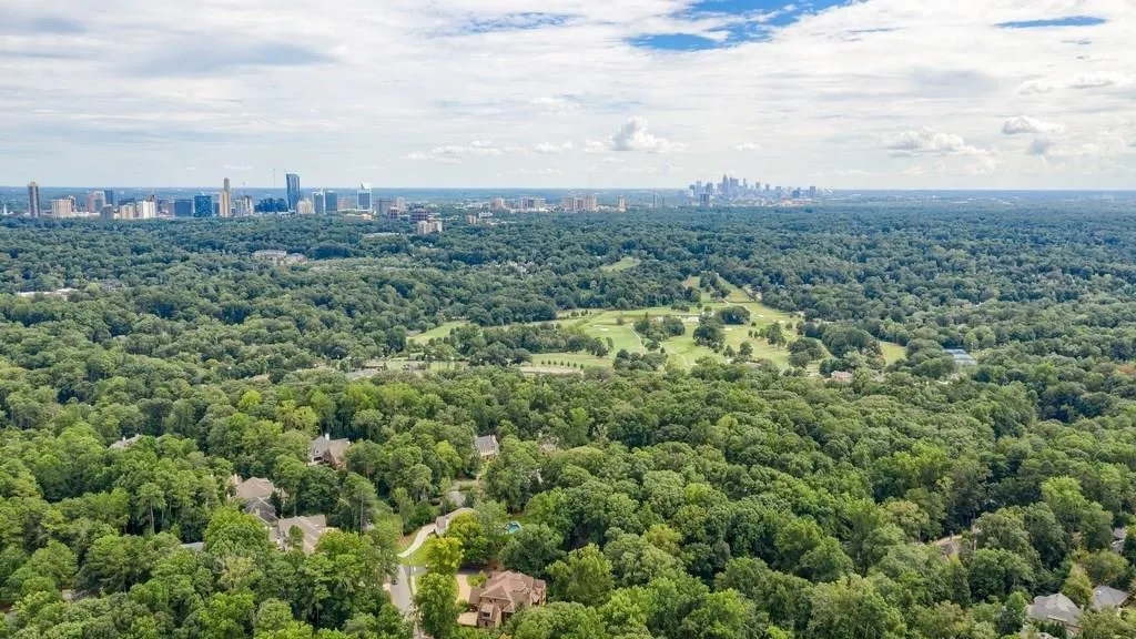 20 W Belle Isle Road, Sandy Springs, Georgia 30342, 5 Bedrooms Bedrooms, ,4 BathroomsBathrooms,Residential,Sold,20 W Belle Isle Road,6096099