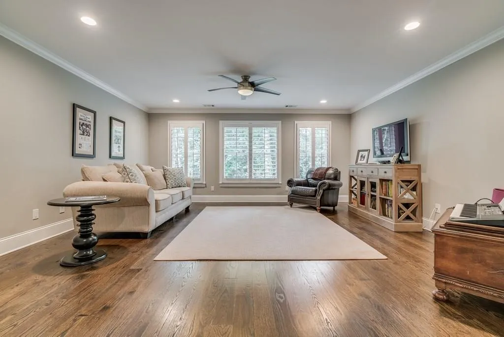 20 W Belle Isle Road, Sandy Springs, Georgia 30342, 5 Bedrooms Bedrooms, ,4 BathroomsBathrooms,Residential,Sold,20 W Belle Isle Road,6096099