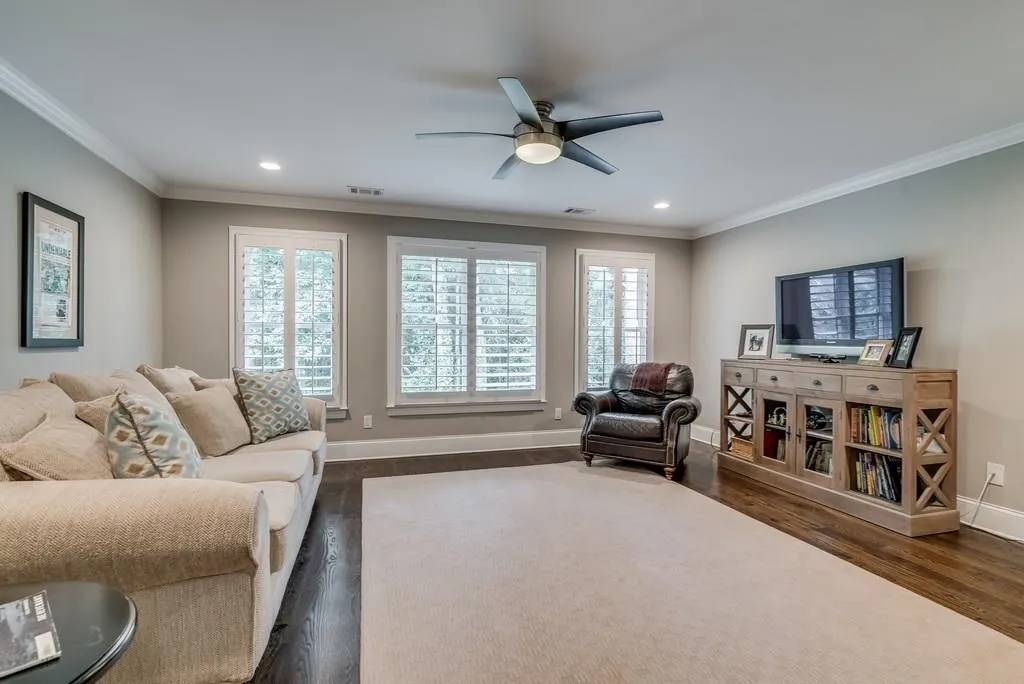 20 W Belle Isle Road, Sandy Springs, Georgia 30342, 5 Bedrooms Bedrooms, ,4 BathroomsBathrooms,Residential,Sold,20 W Belle Isle Road,6096099