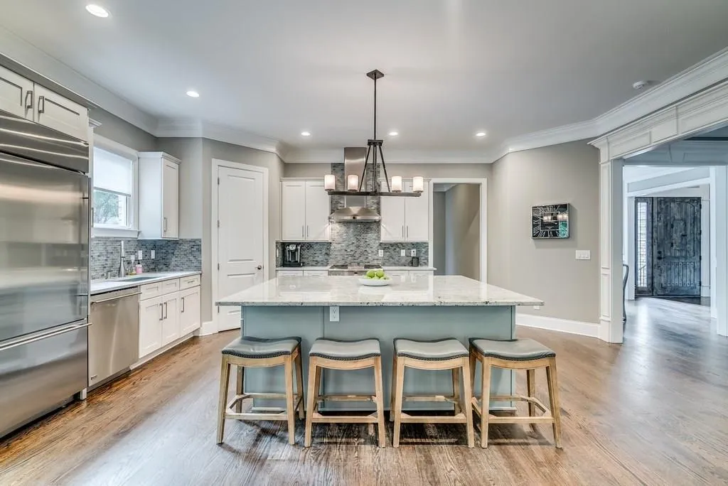 20 W Belle Isle Road, Sandy Springs, Georgia 30342, 5 Bedrooms Bedrooms, ,4 BathroomsBathrooms,Residential,Sold,20 W Belle Isle Road,6096099