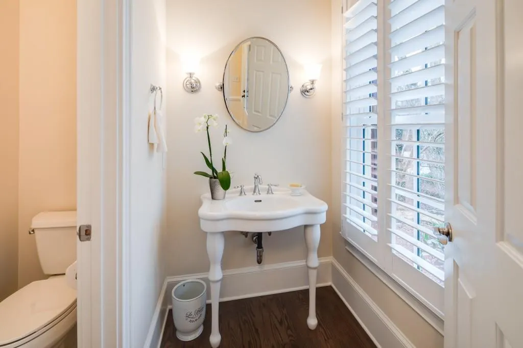 570 Avignon Court, Sandy Springs, Georgia 30350, 4 Bedrooms Bedrooms, ,3 BathroomsBathrooms,Residential,Sold,570 Avignon Court,6675596