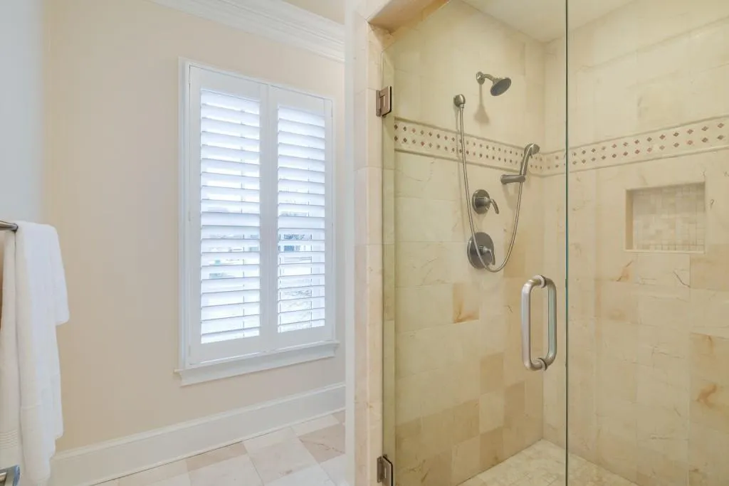 570 Avignon Court, Sandy Springs, Georgia 30350, 4 Bedrooms Bedrooms, ,3 BathroomsBathrooms,Residential,Sold,570 Avignon Court,6675596