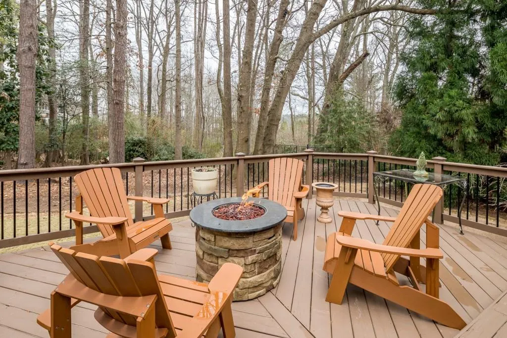 570 Avignon Court, Sandy Springs, Georgia 30350, 4 Bedrooms Bedrooms, ,3 BathroomsBathrooms,Residential,Sold,570 Avignon Court,6675596