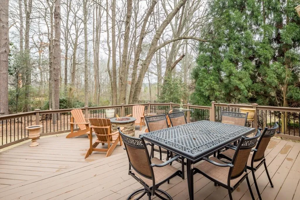 570 Avignon Court, Sandy Springs, Georgia 30350, 4 Bedrooms Bedrooms, ,3 BathroomsBathrooms,Residential,Sold,570 Avignon Court,6675596