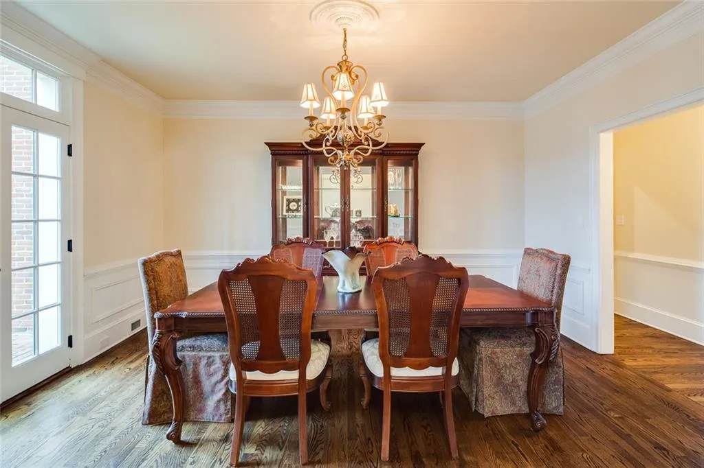 570 Avignon Court, Sandy Springs, Georgia 30350, 4 Bedrooms Bedrooms, ,3 BathroomsBathrooms,Residential,Sold,570 Avignon Court,6675596