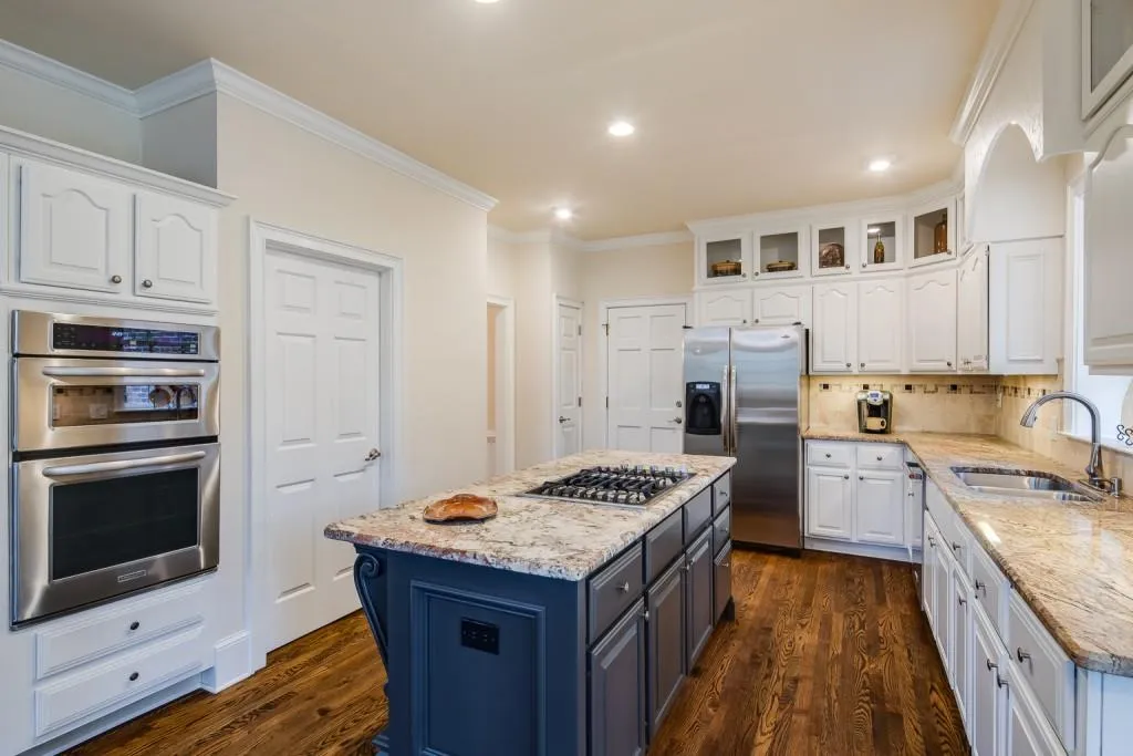 570 Avignon Court, Sandy Springs, Georgia 30350, 4 Bedrooms Bedrooms, ,3 BathroomsBathrooms,Residential,Sold,570 Avignon Court,6675596
