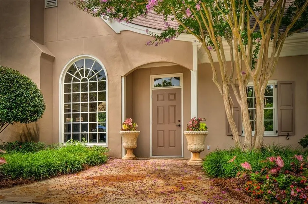 570 Avignon Court, Sandy Springs, Georgia 30350, 4 Bedrooms Bedrooms, ,3 BathroomsBathrooms,Residential,Sold,570 Avignon Court,6675596