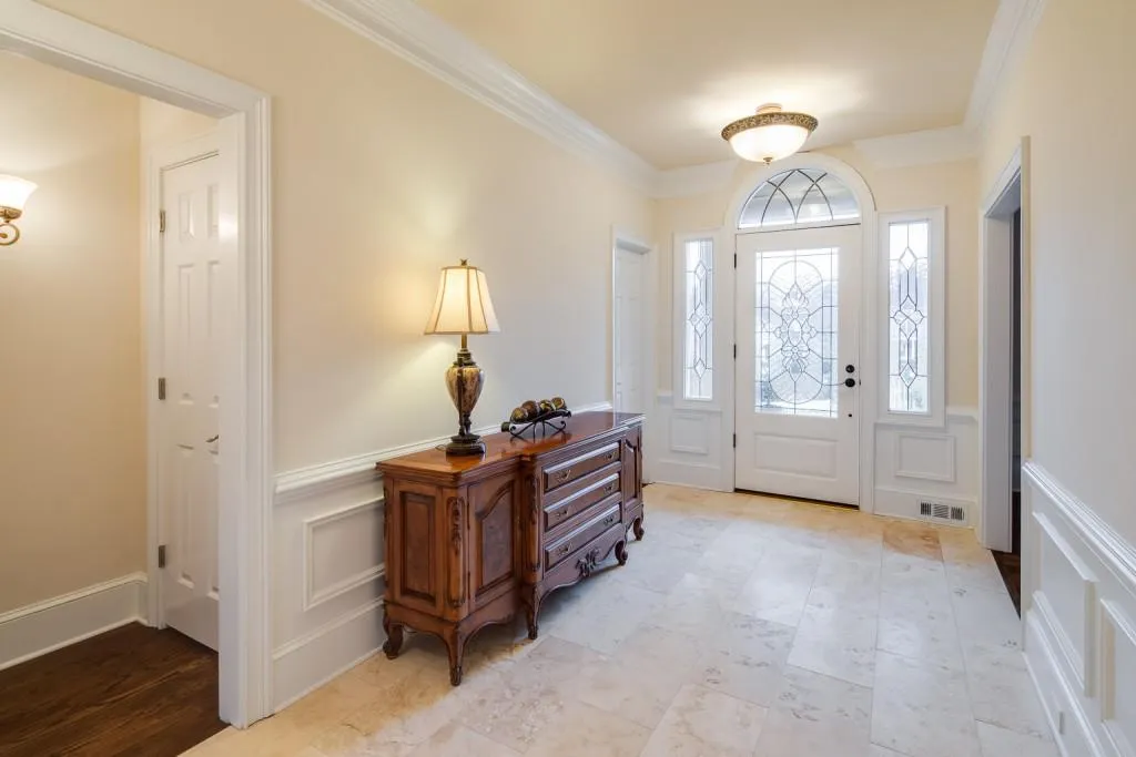 570 Avignon Court, Sandy Springs, Georgia 30350, 4 Bedrooms Bedrooms, ,3 BathroomsBathrooms,Residential,Sold,570 Avignon Court,6675596