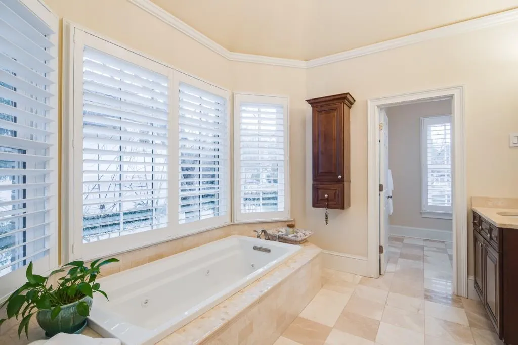 570 Avignon Court, Sandy Springs, Georgia 30350, 4 Bedrooms Bedrooms, ,3 BathroomsBathrooms,Residential,Sold,570 Avignon Court,6675596