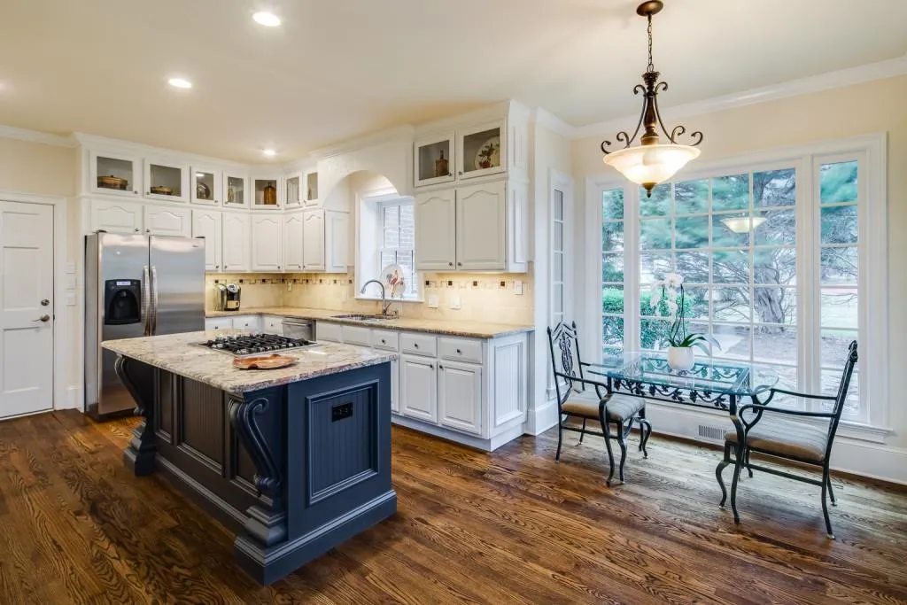 570 Avignon Court, Sandy Springs, Georgia 30350, 4 Bedrooms Bedrooms, ,3 BathroomsBathrooms,Residential,Sold,570 Avignon Court,6675596