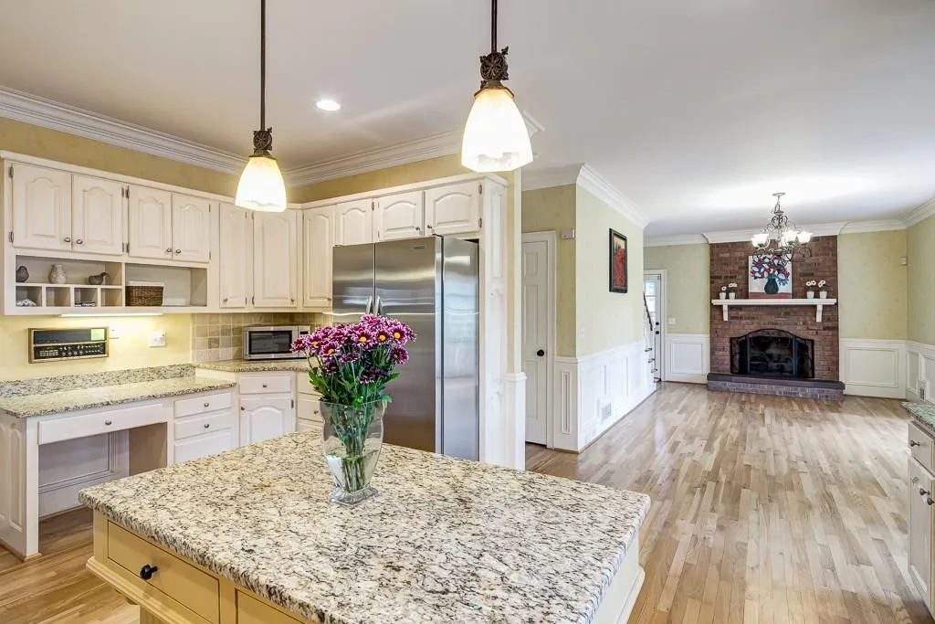 7615 Wolf Brook Drive, Sandy Springs, Georgia 30350, 5 Bedrooms Bedrooms, ,4 BathroomsBathrooms,Residential,Sold,7615 Wolf Brook Drive,6514029