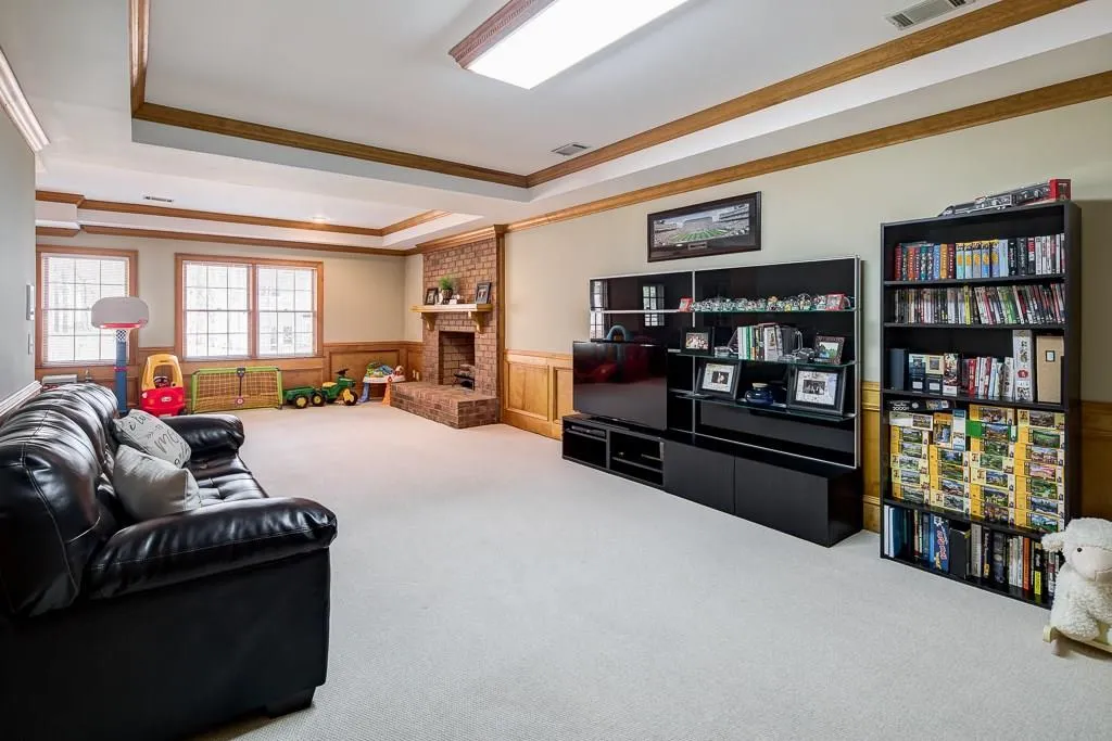 7615 Wolf Brook Drive, Sandy Springs, Georgia 30350, 5 Bedrooms Bedrooms, ,4 BathroomsBathrooms,Residential,Sold,7615 Wolf Brook Drive,6514029