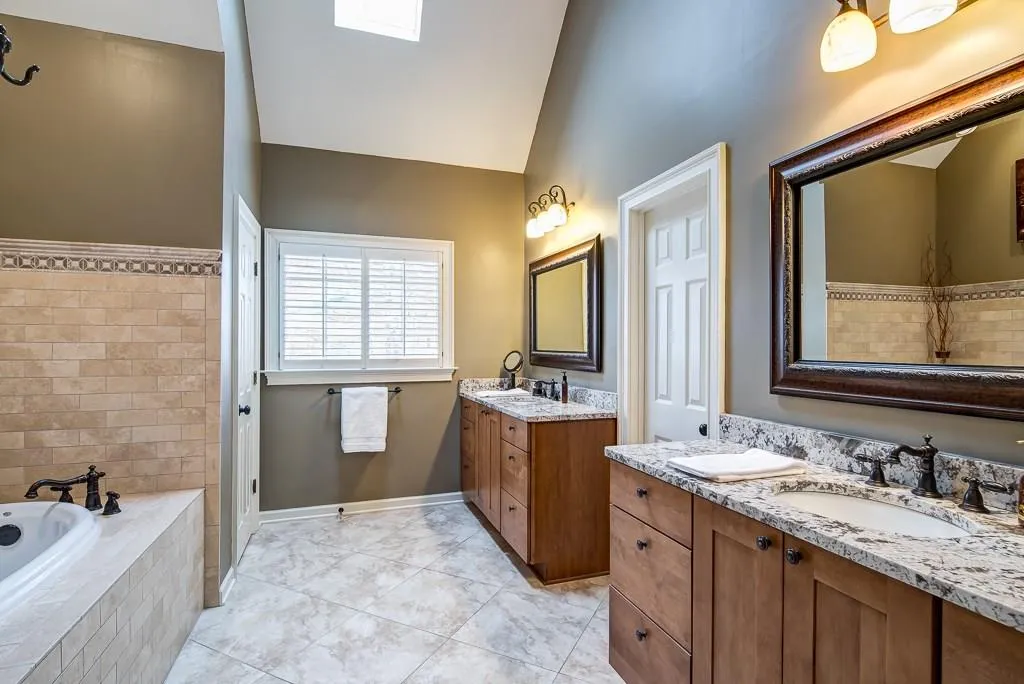 7615 Wolf Brook Drive, Sandy Springs, Georgia 30350, 5 Bedrooms Bedrooms, ,4 BathroomsBathrooms,Residential,Sold,7615 Wolf Brook Drive,6514029