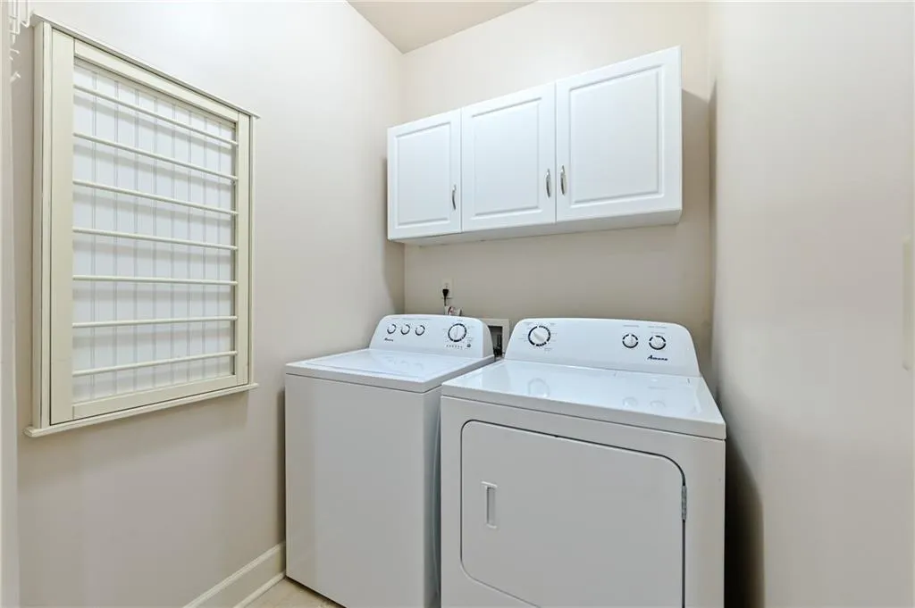 211 Riversgate Drive, Atlanta, Georgia 30339, 3 Bedrooms Bedrooms, ,3 BathroomsBathrooms,Residential,Sold,211 Riversgate Drive,6797108